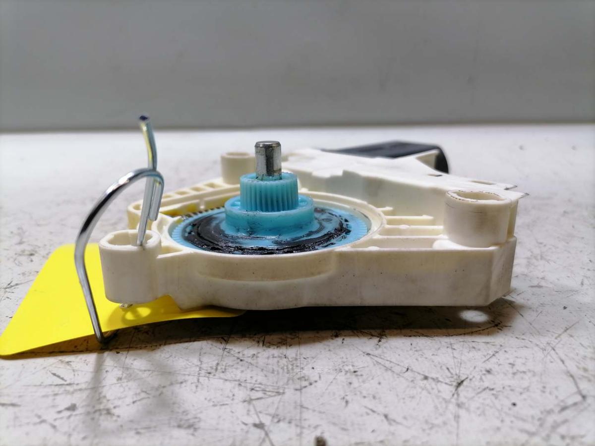 Audi A4 8K B8 original Fensterhebermotor vorn links Bj.2009